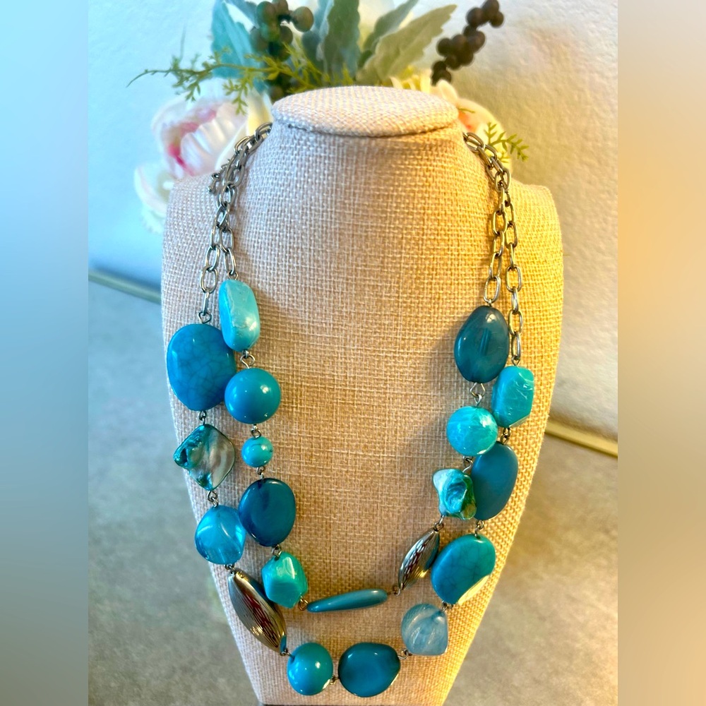 Elegant Silver and Turquoise Statement Necklace